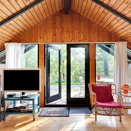 Ferienhaus Charming Older With Private Wilderness Hot Tub On Scenic Helgenaes *