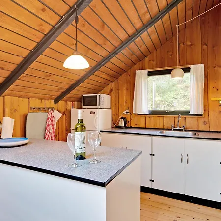 Charming Older With Private Wilderness Hot Tub On Scenic Helgenaes Ferienhaus